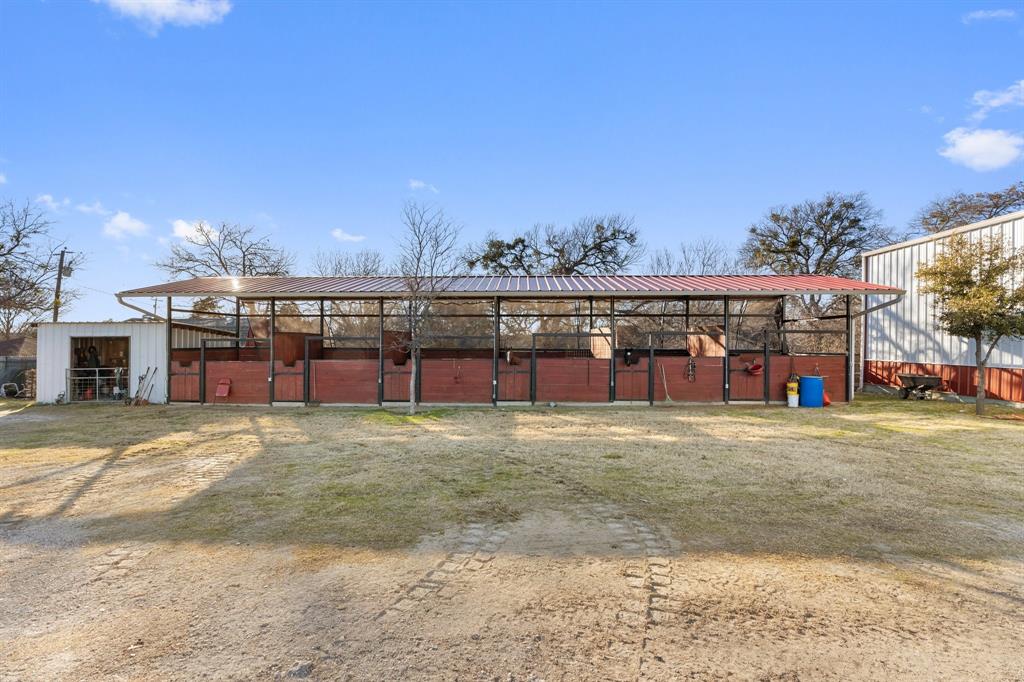 1715 South Joe Wilson Road Ovilla, TX 75104 - Photo 6 of 40 a view of a city