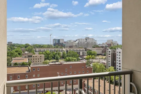 $625,000 | 900 20th Avenue South, Unit 1006, Nashville, TN 37212
