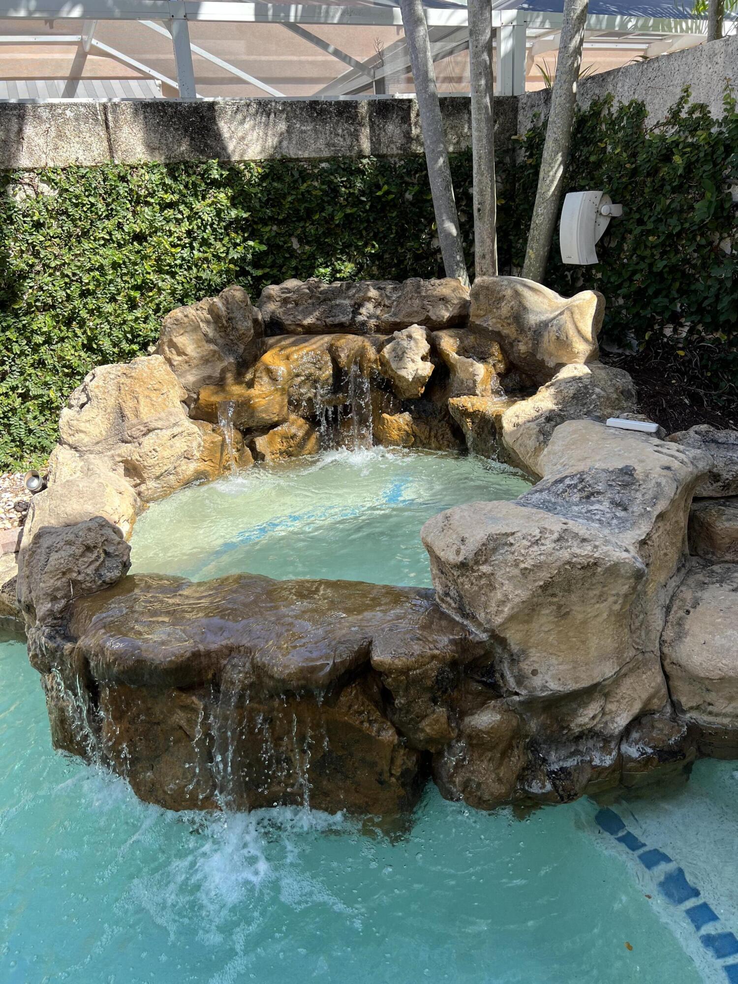 17 Oakleaf Court Tequesta, FL 33469 - Photo 12 of 81 PRIVATE POOL