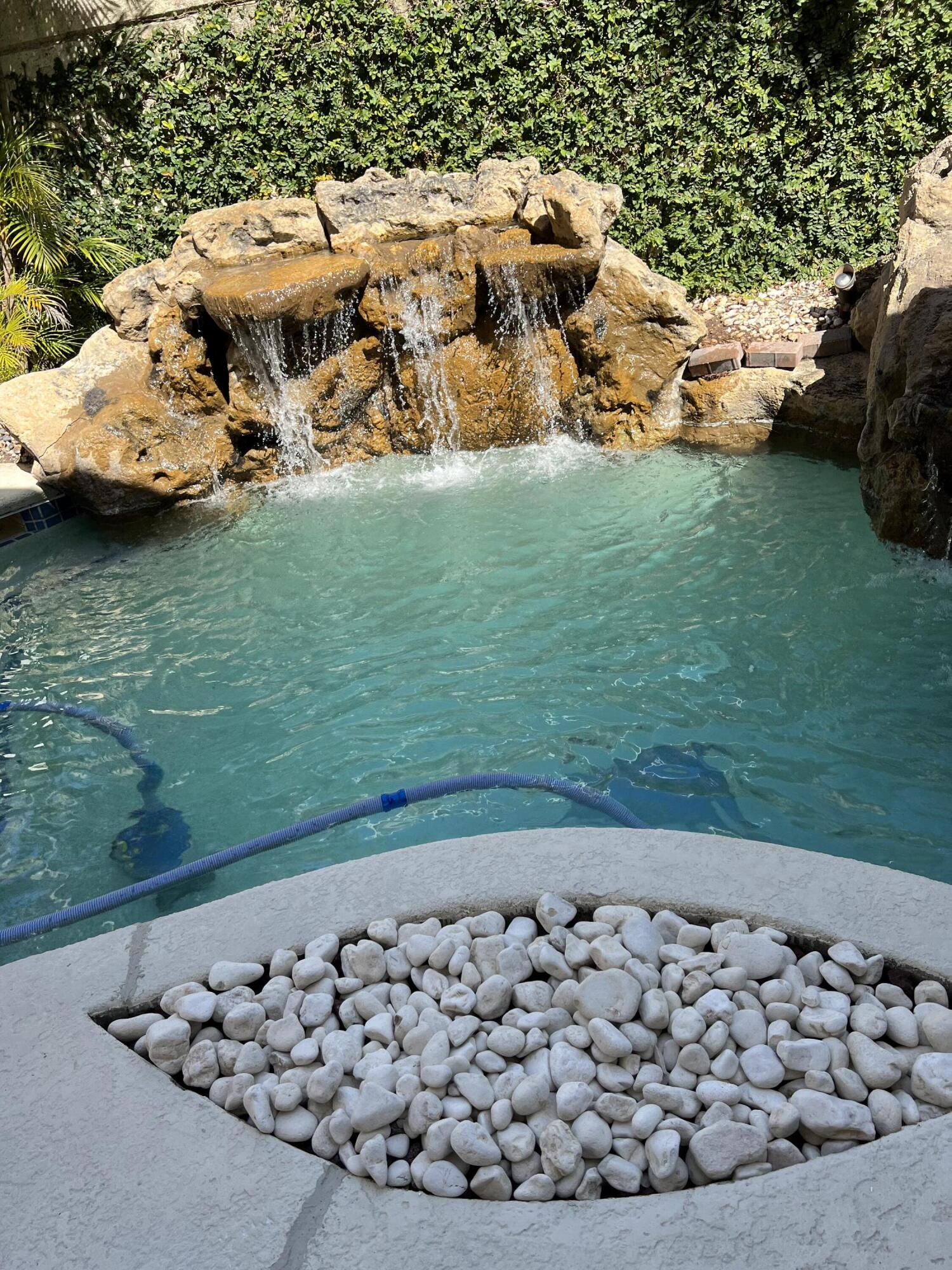 17 Oakleaf Court Tequesta, FL 33469 - Photo 15 of 81 PRIVATE POOL