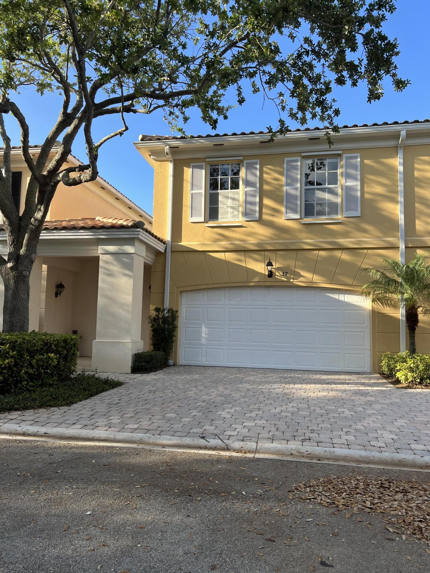17 Oakleaf Court Tequesta, FL 33469 - Photo 2 of 81 FRONT OF HOME