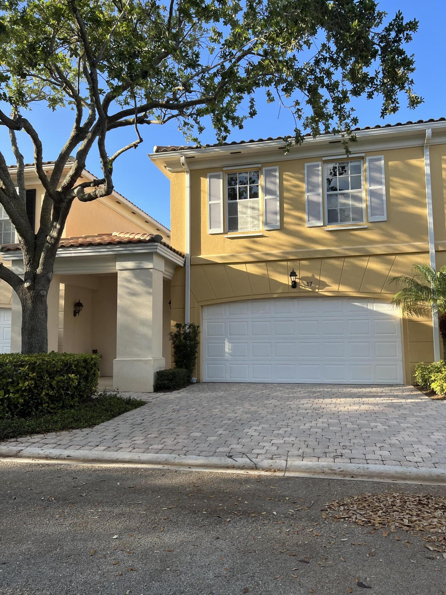 17 Oakleaf Court Tequesta, FL 33469 - Photo 3 of 81 FRONT OF HOME