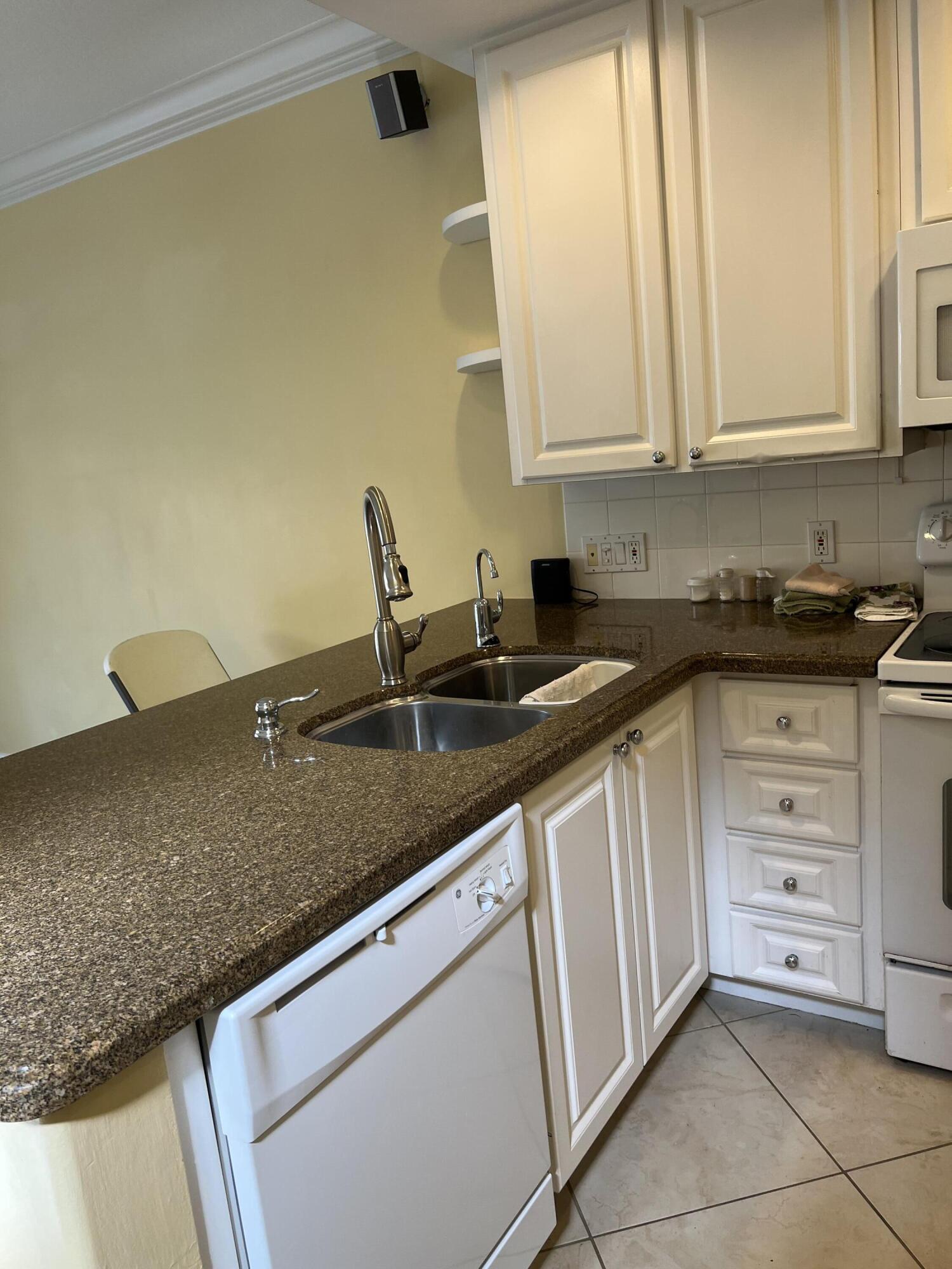 17 Oakleaf Court Tequesta, FL 33469 - Photo 45 of 81 KITCHEN AREA
