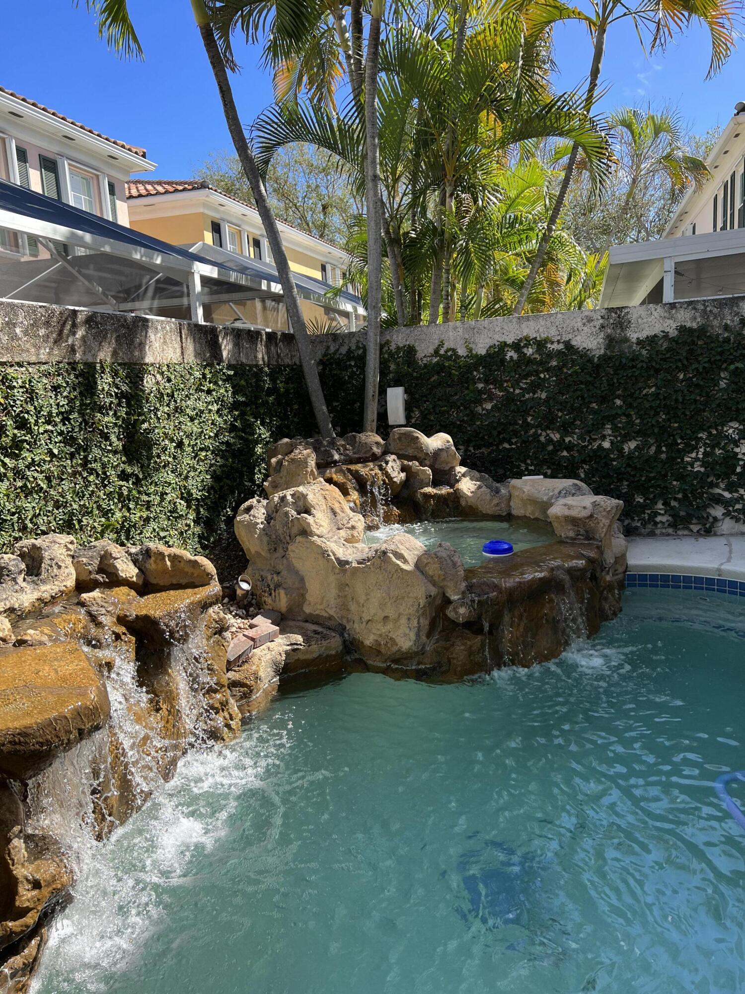 17 Oakleaf Court Tequesta, FL 33469 - Photo 7 of 81 PRIVATE POOL