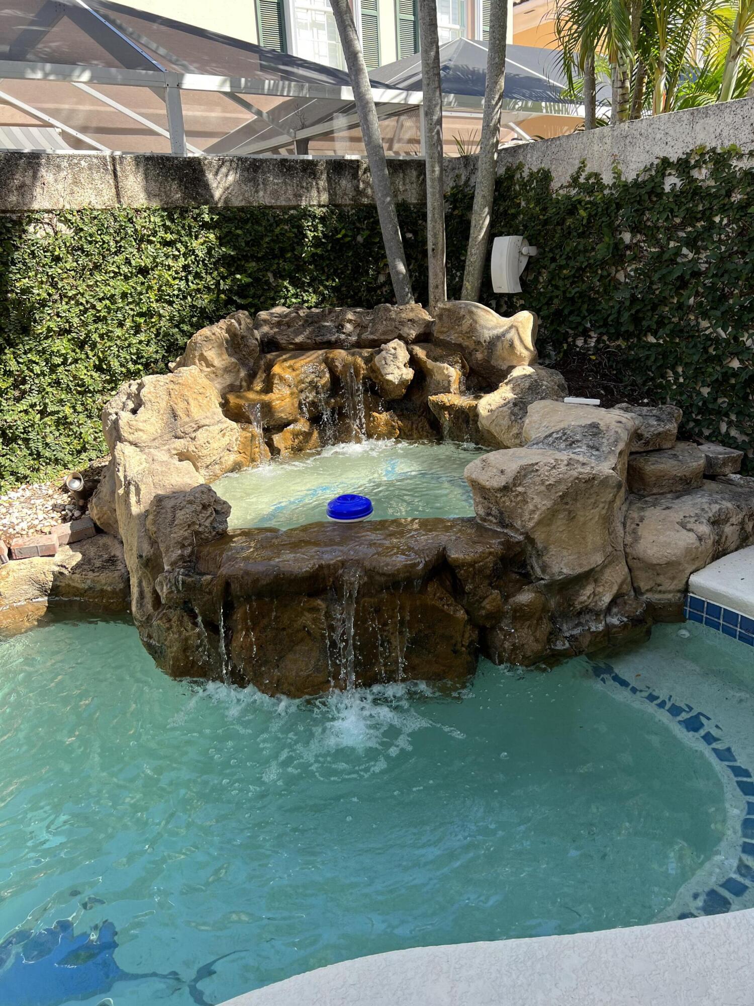 17 Oakleaf Court Tequesta, FL 33469 - Photo 8 of 81 PRIVATE POOL