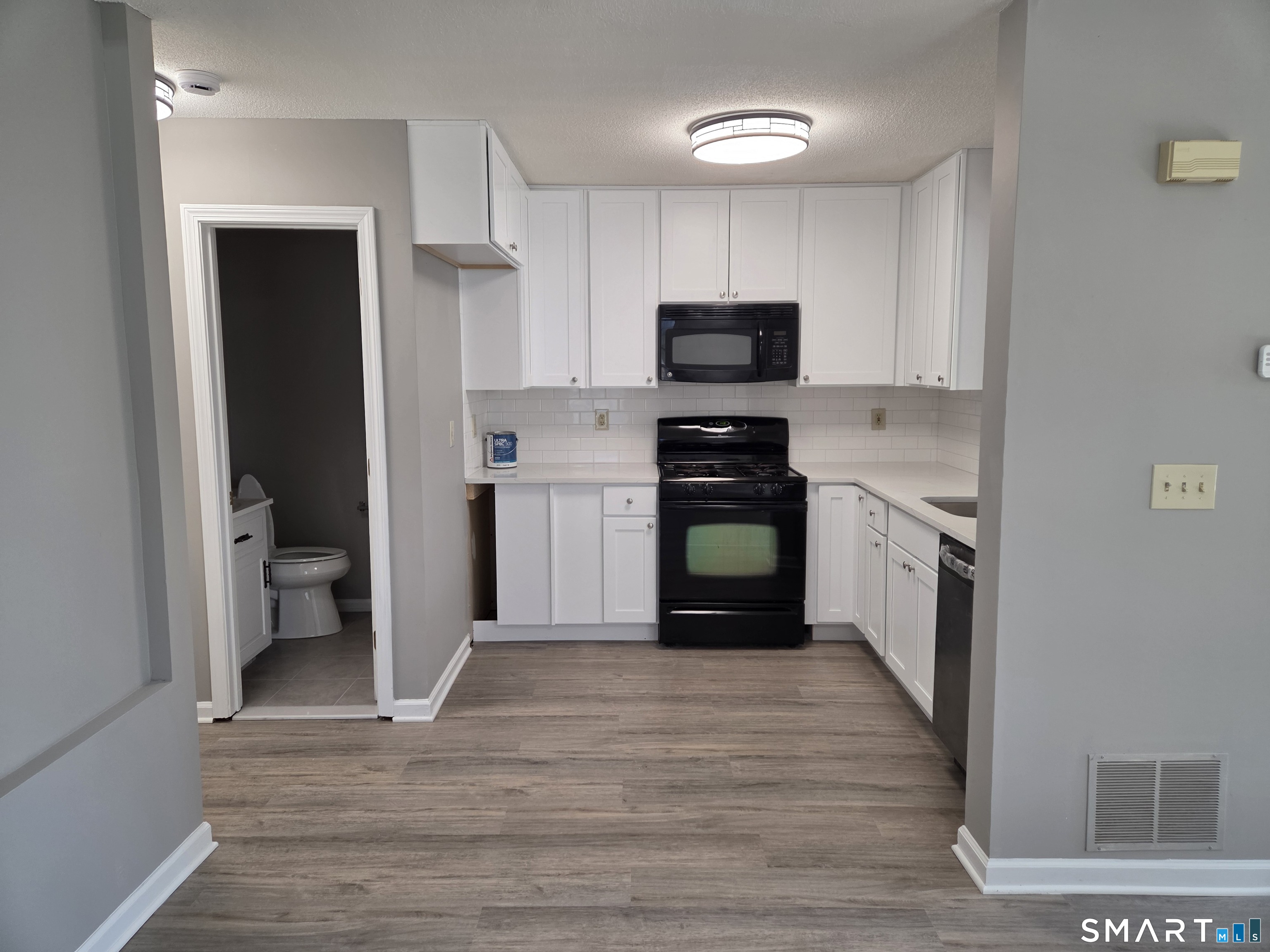 1159 Highland Avenue, Unit 34B Waterbury, CT 06708 - Photo 5 of 15