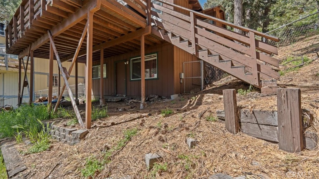 31347 Circle View Drive Running Springs, CA 92382 - Photo 5 of 48 a view of entryway