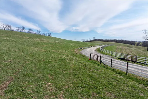 $1,700,000 | 560 Old Hickory Ridge Road, Washington, PA 15301