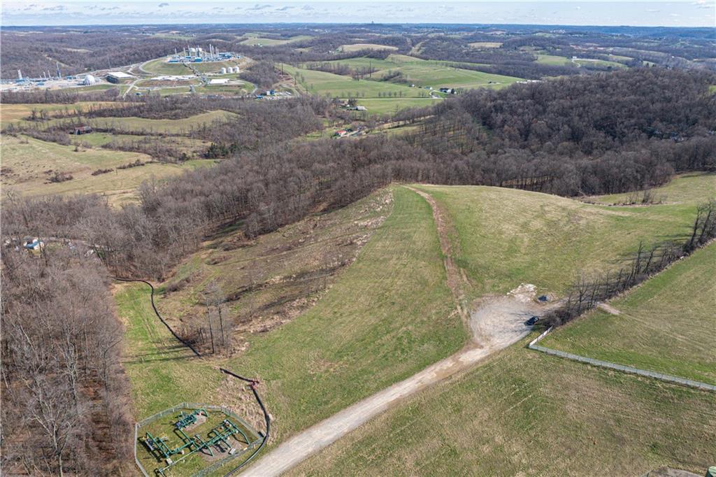 560 Old Hickory Ridge Road Washington, PA 15301 - Photo 3 of 40