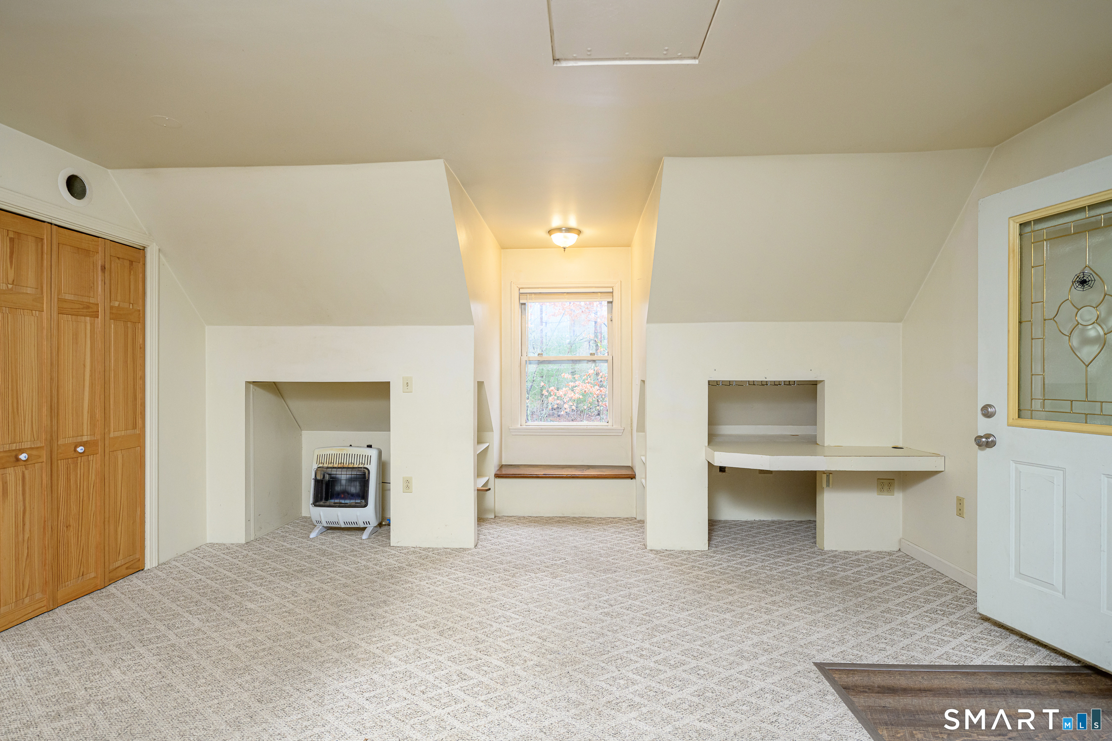 4 Firetower Road Eastford, CT 06259 - Photo 7 of 37 Living room in upper level