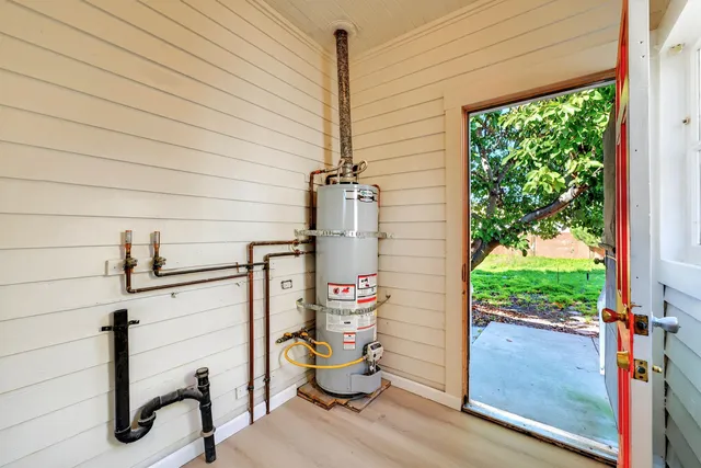 a bathroom with a toilet