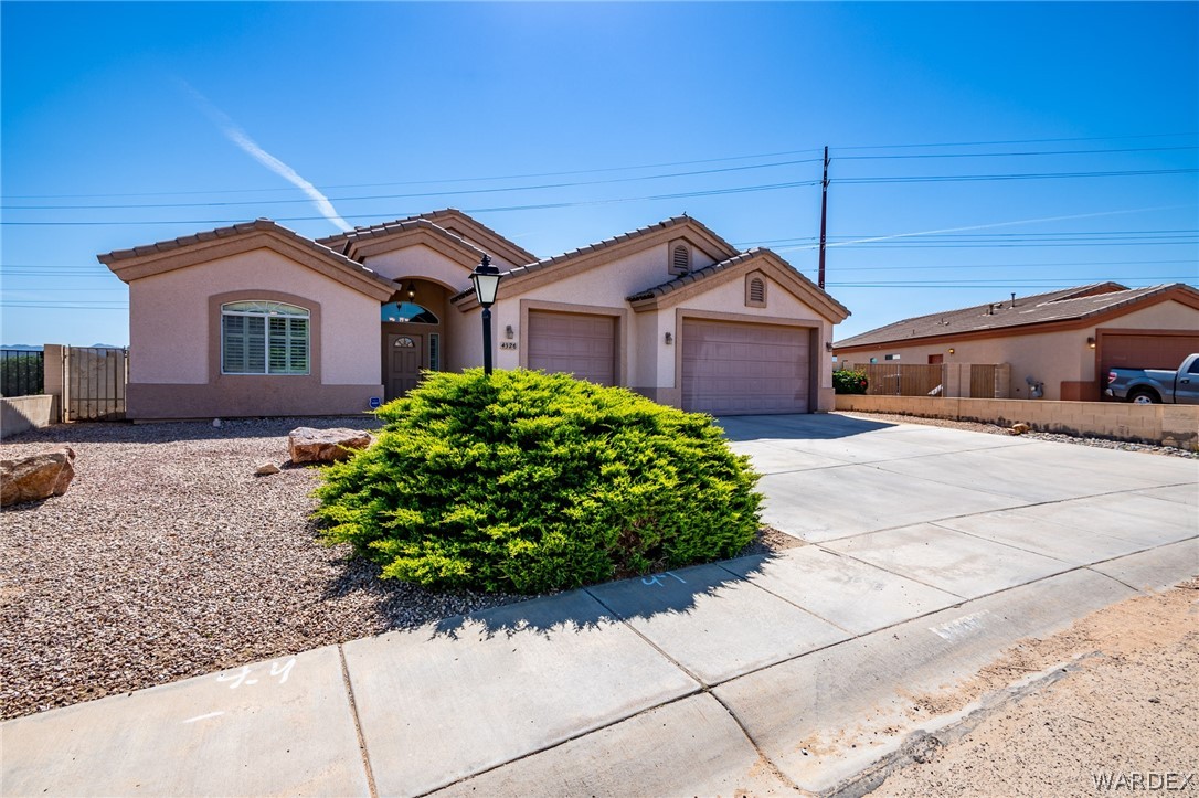 4326 North Cane Ranch Road Kingman, AZ 86401 - Photo 2 of 40