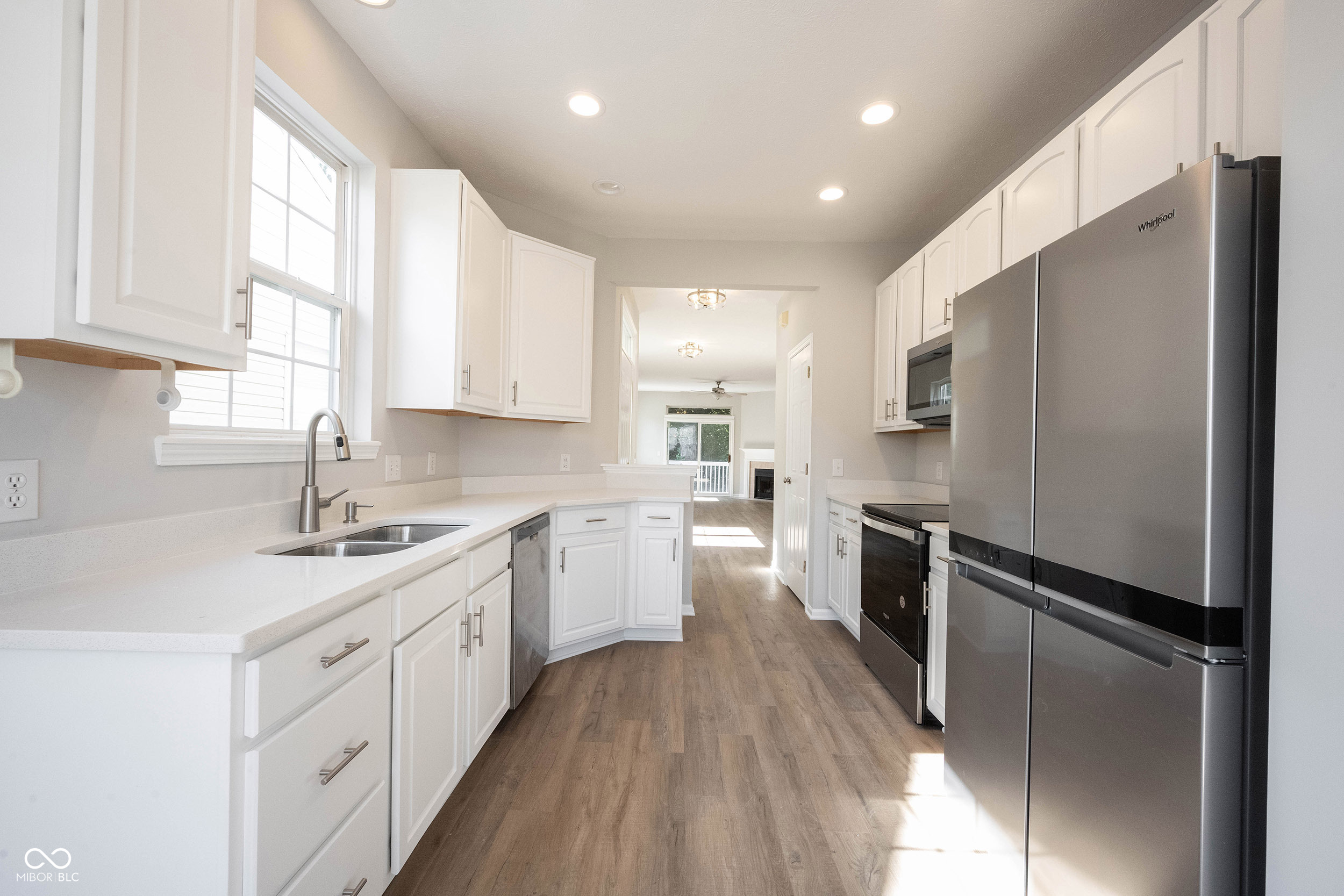 12482 Brookline Street Carmel, IN 46032 - Photo 8 of 37