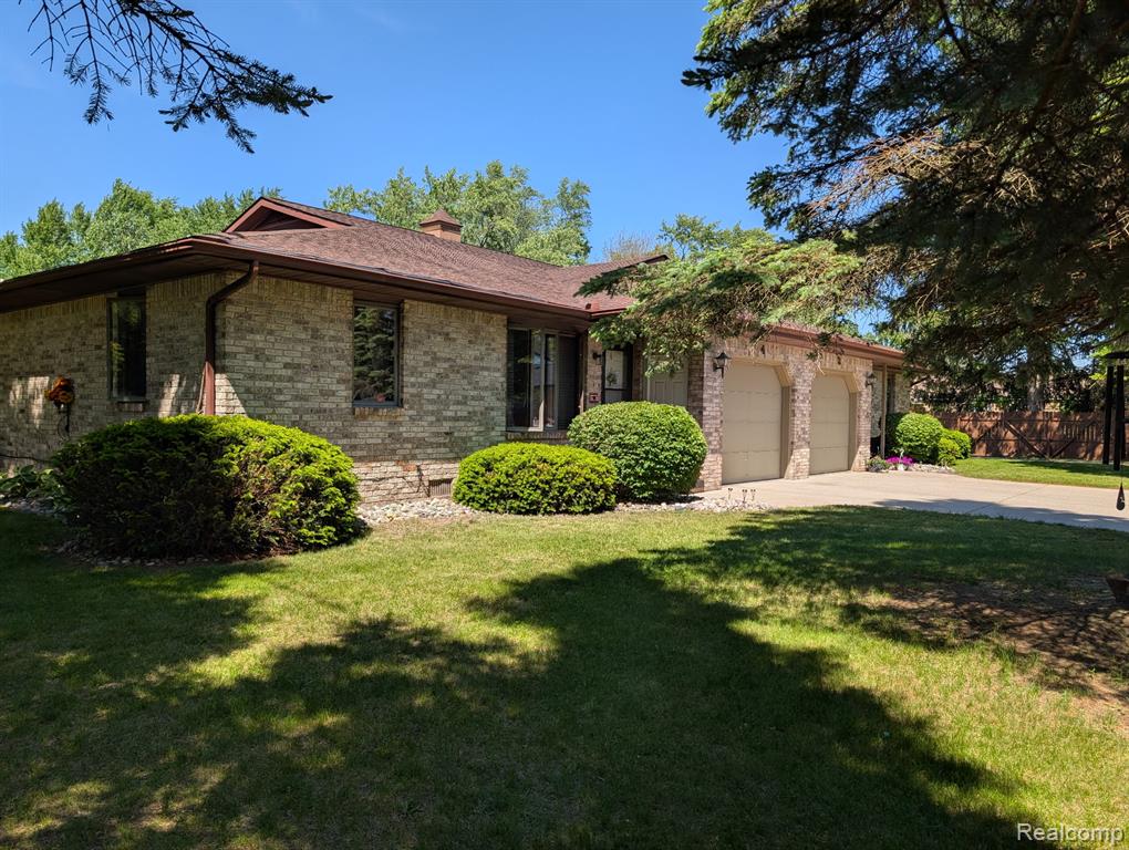600 Thomas Street Hemlock, MI 48626 - Photo 4 of 22