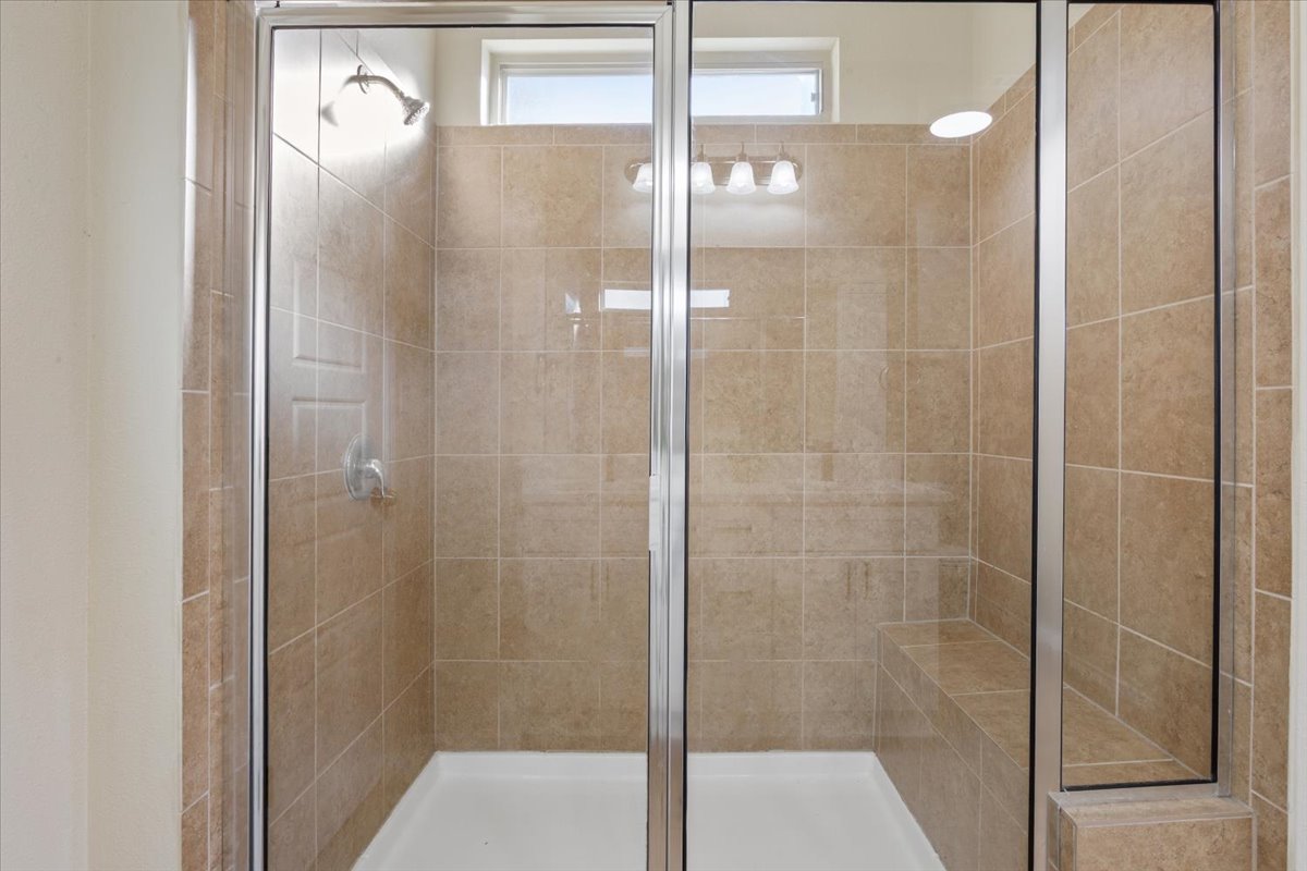 1024 Chad Loop Round Rock, TX 78665 - Photo 17 of 29 Primary bathroom