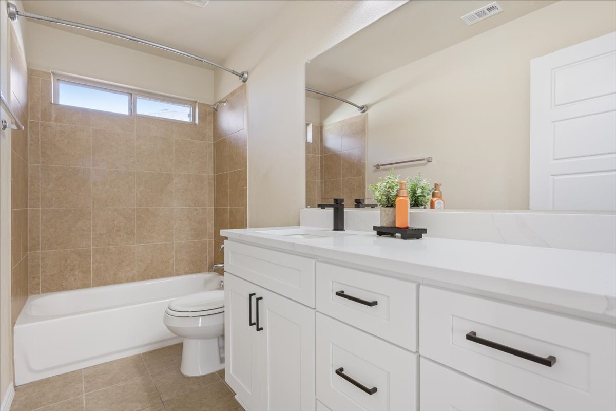 1024 Chad Loop Round Rock, TX 78665 - Photo 22 of 29 Full Bathroom