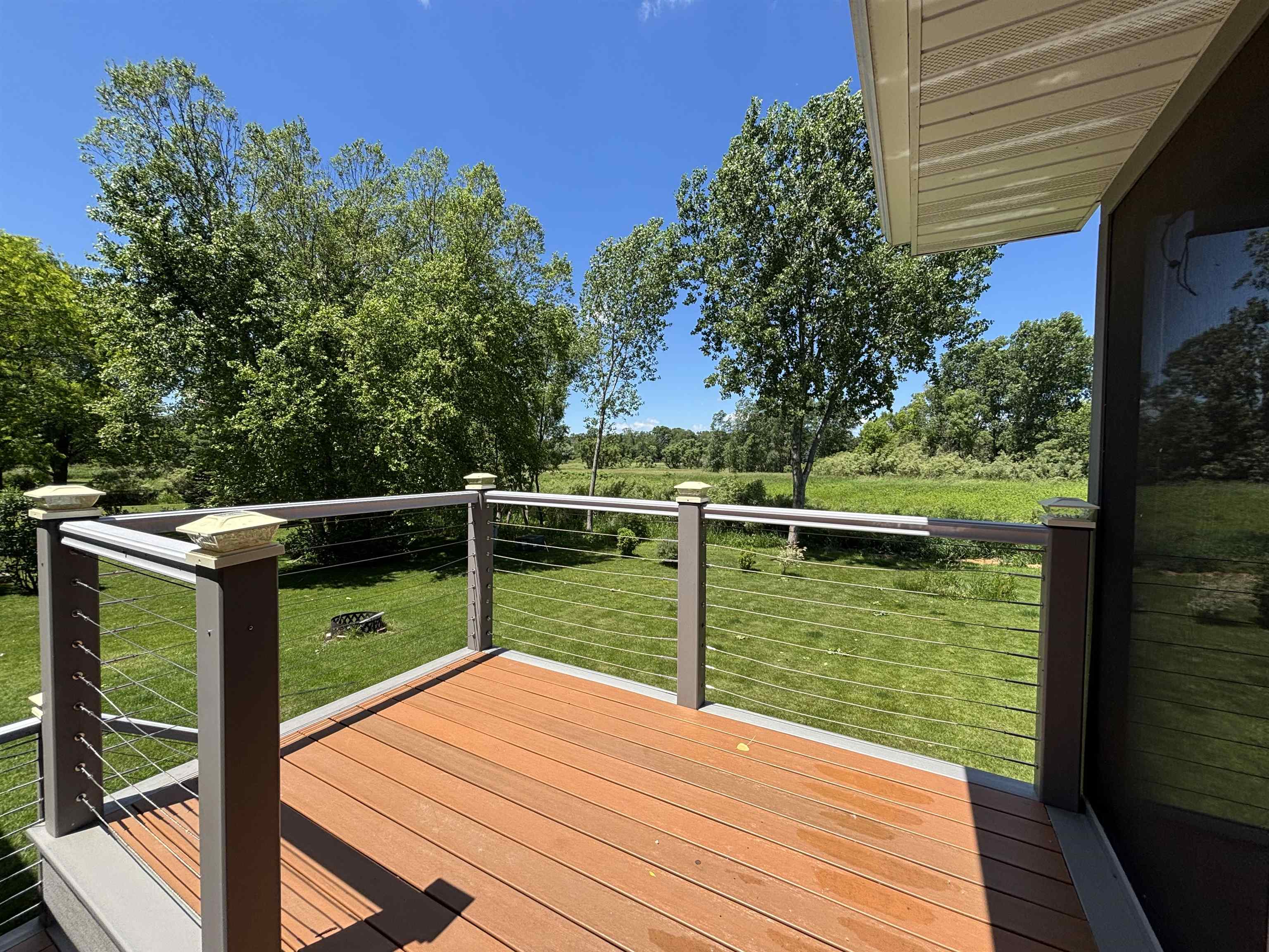 910 Riverview Court Marshall, WI 53559 - Photo 14 of 33