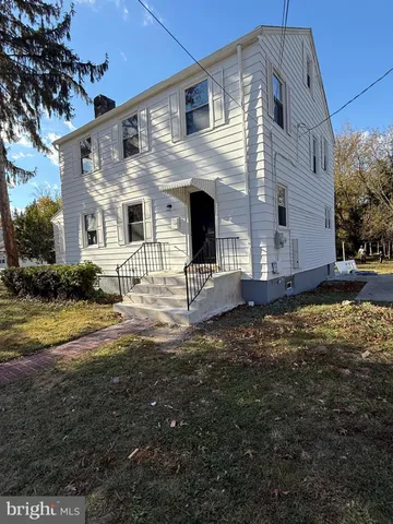 a front view of house with yard