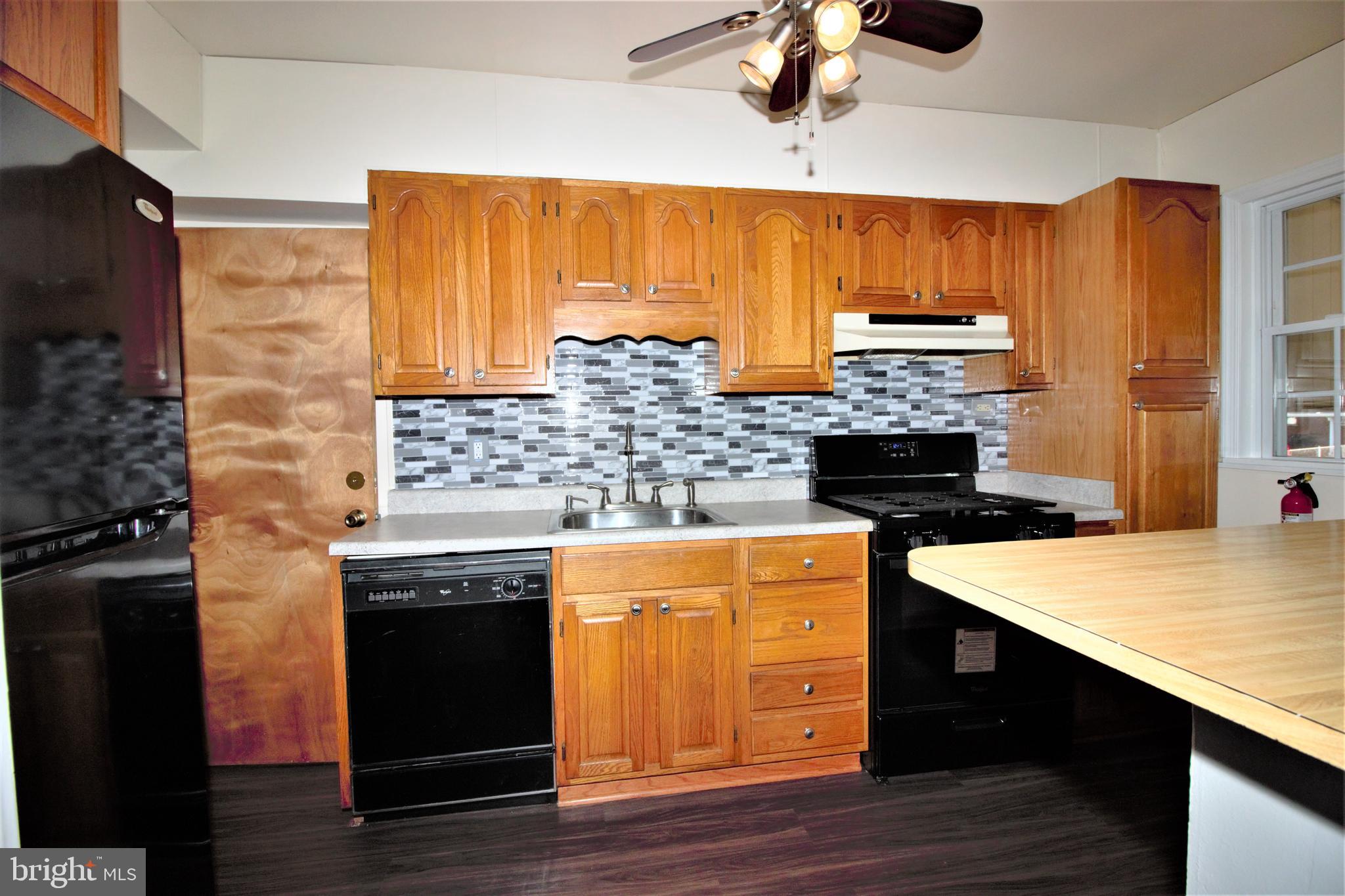 1961 Wareham Road Baltimore, MD 21222 - Photo 8 of 50