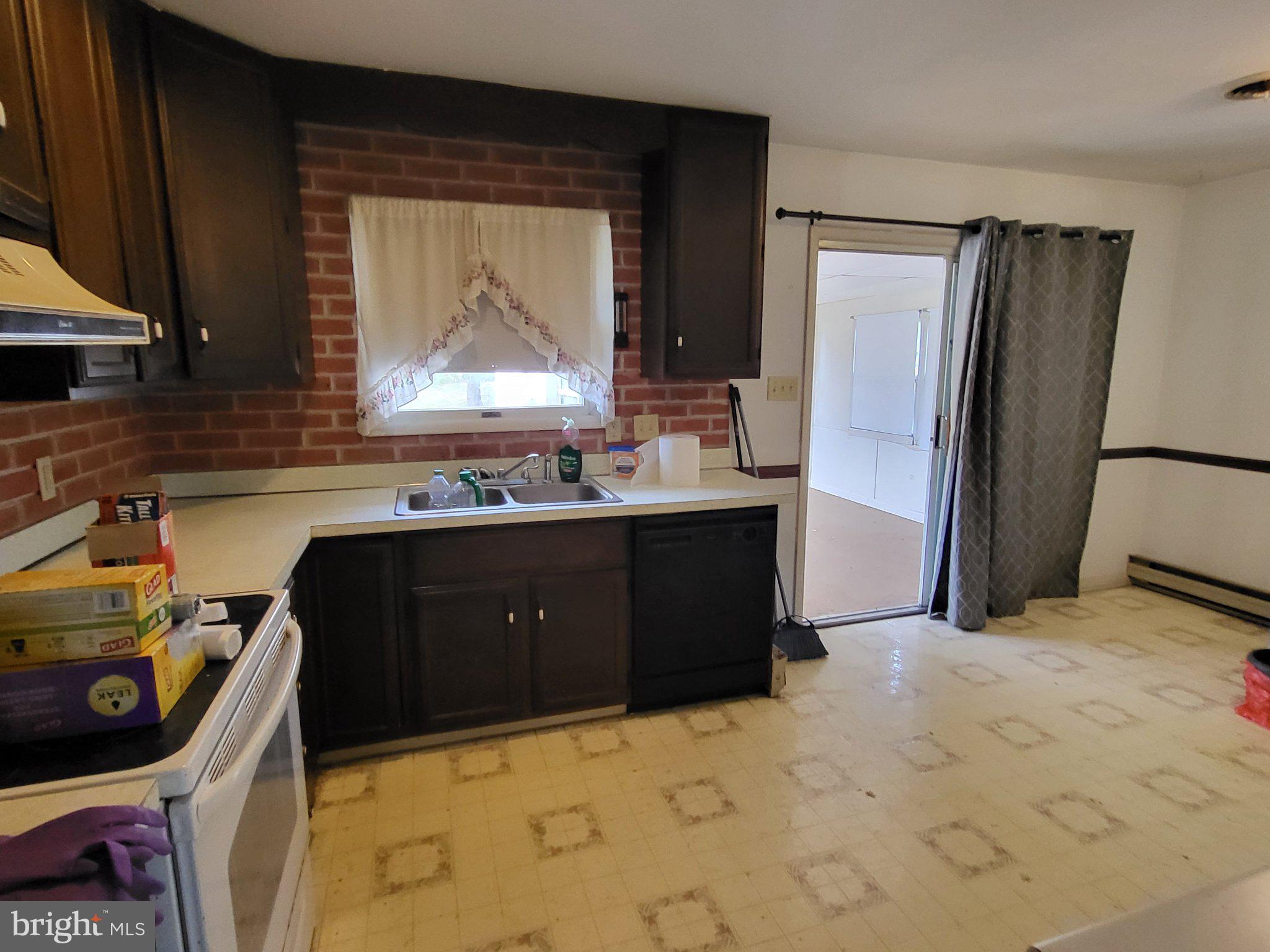 707 Wyndamere Road Lewisberry, PA 17339 - Photo 8 of 15 Cozy kitchen with charming details.