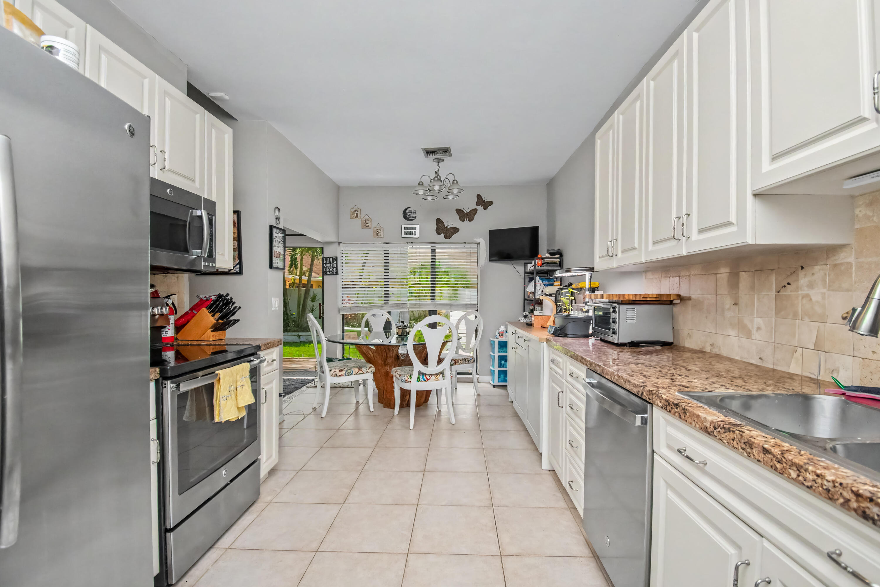 7678 Solimar Circle Boca Raton, FL 33433 - Photo 17 of 33 772CD405-1F3F-47DC-BB46-CF8495CA0ECB