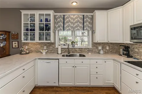 $730,000 | 136 Crescent Bluff Drive, Eureka, MO 63025