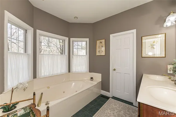 $750,000 | 136 Crescent Bluff Drive, Eureka, MO 63025