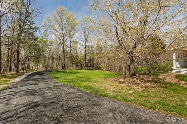 $750,000 | 136 Crescent Bluff Drive, Eureka, MO 63025