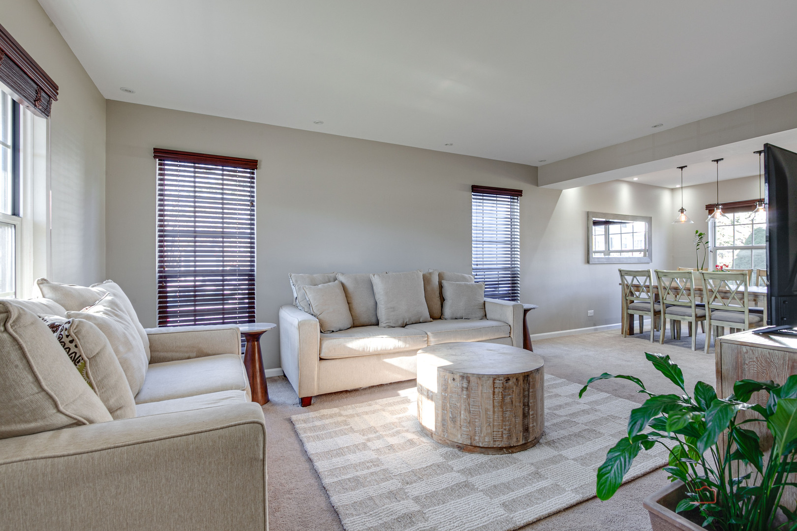 6291 Eagle Ridge Drive Gurnee, IL 60031 - Photo 11 of 40 a living room with furniture and a large window