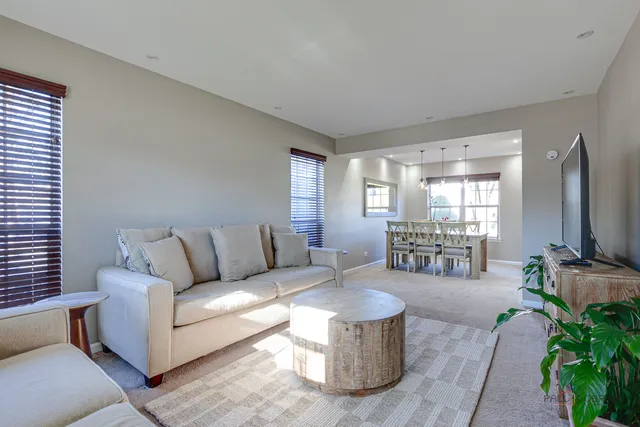 $339,900 | 6291 Eagle Ridge Drive, Gurnee, IL 60031