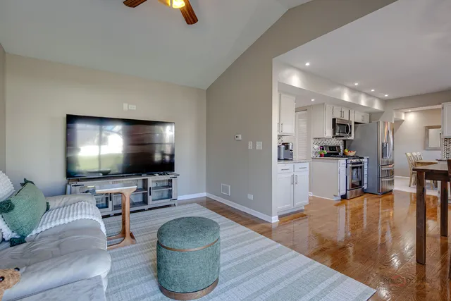 $339,900 | 6291 Eagle Ridge Drive, Gurnee, IL 60031