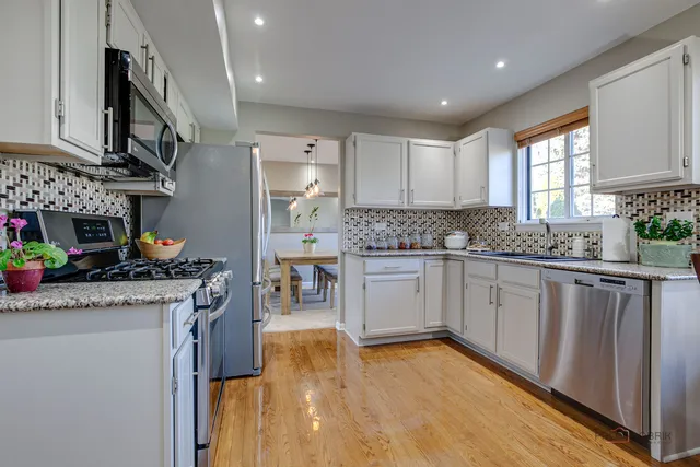 $339,900 | 6291 Eagle Ridge Drive, Gurnee, IL 60031