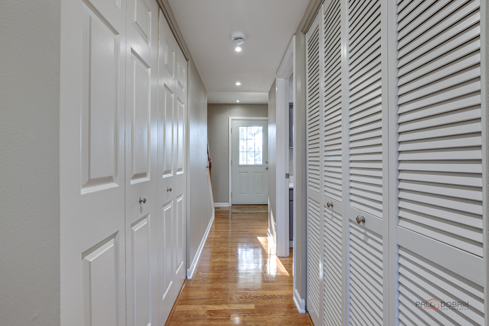 6291 Eagle Ridge Drive Gurnee, IL 60031 - Photo 9 of 40 a view of a hallway with wooden floor