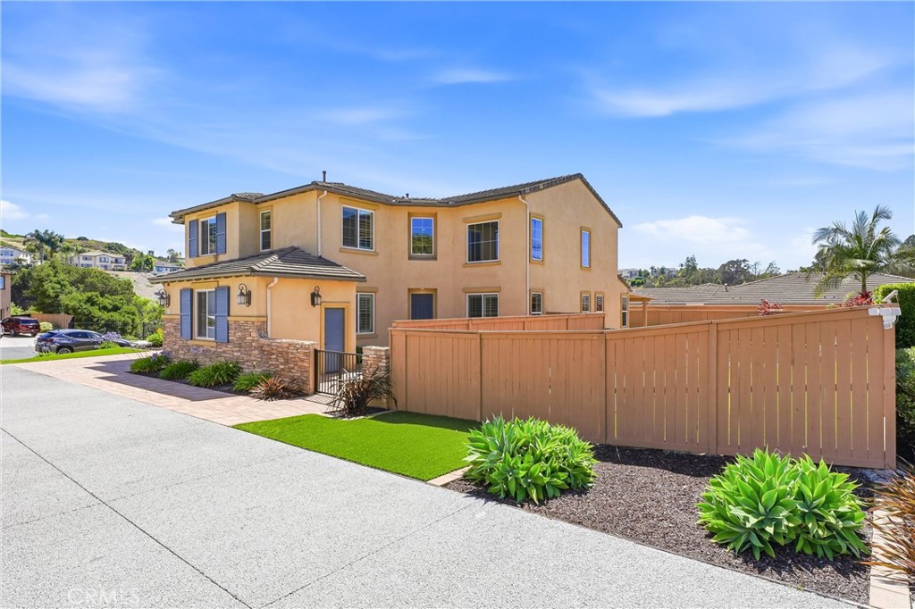 1128 Ocean Ridge Court Oceanside, CA 92056 - Photo 3 of 26
