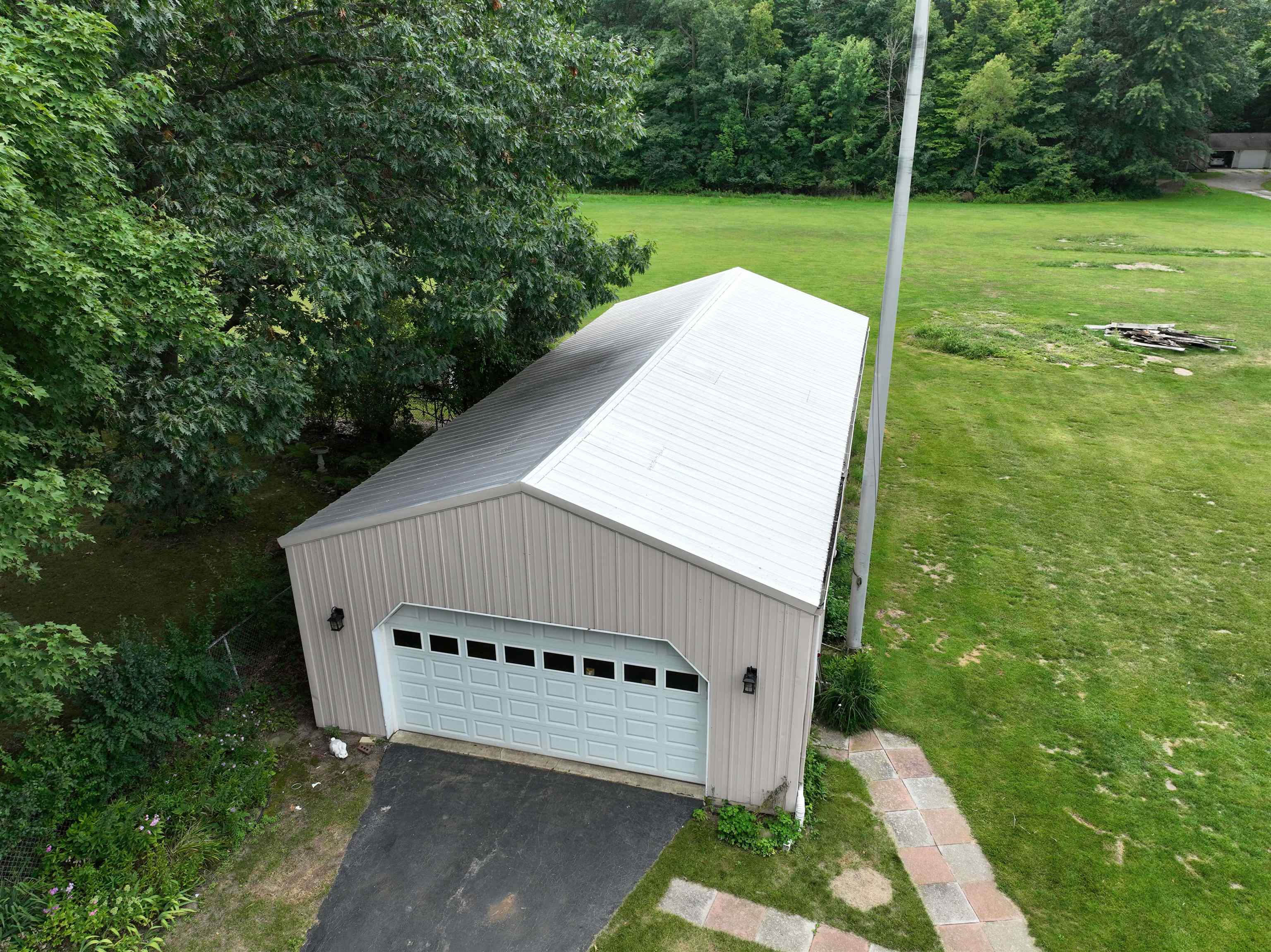 6950 Curtis Road Bridgeport, MI 48722 - Photo 10 of 41