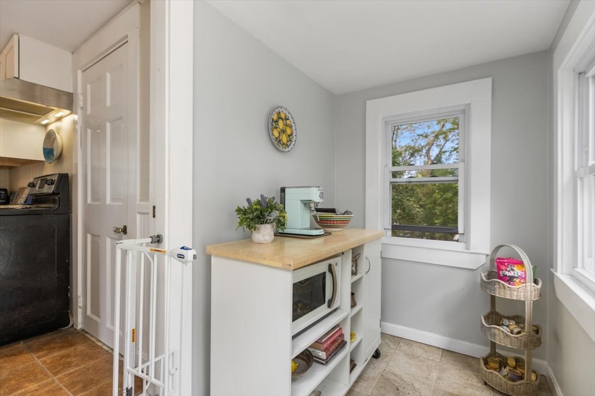 55 Haverhill Road Amesbury, MA 01913 - Photo 16 of 39 Gallery Image 16