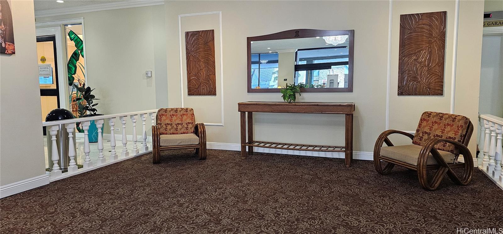 2240 Kūhiō Avenue, Unit 905 Honolulu, HI 96815 - Photo 10 of 18 a living room with furniture and a window