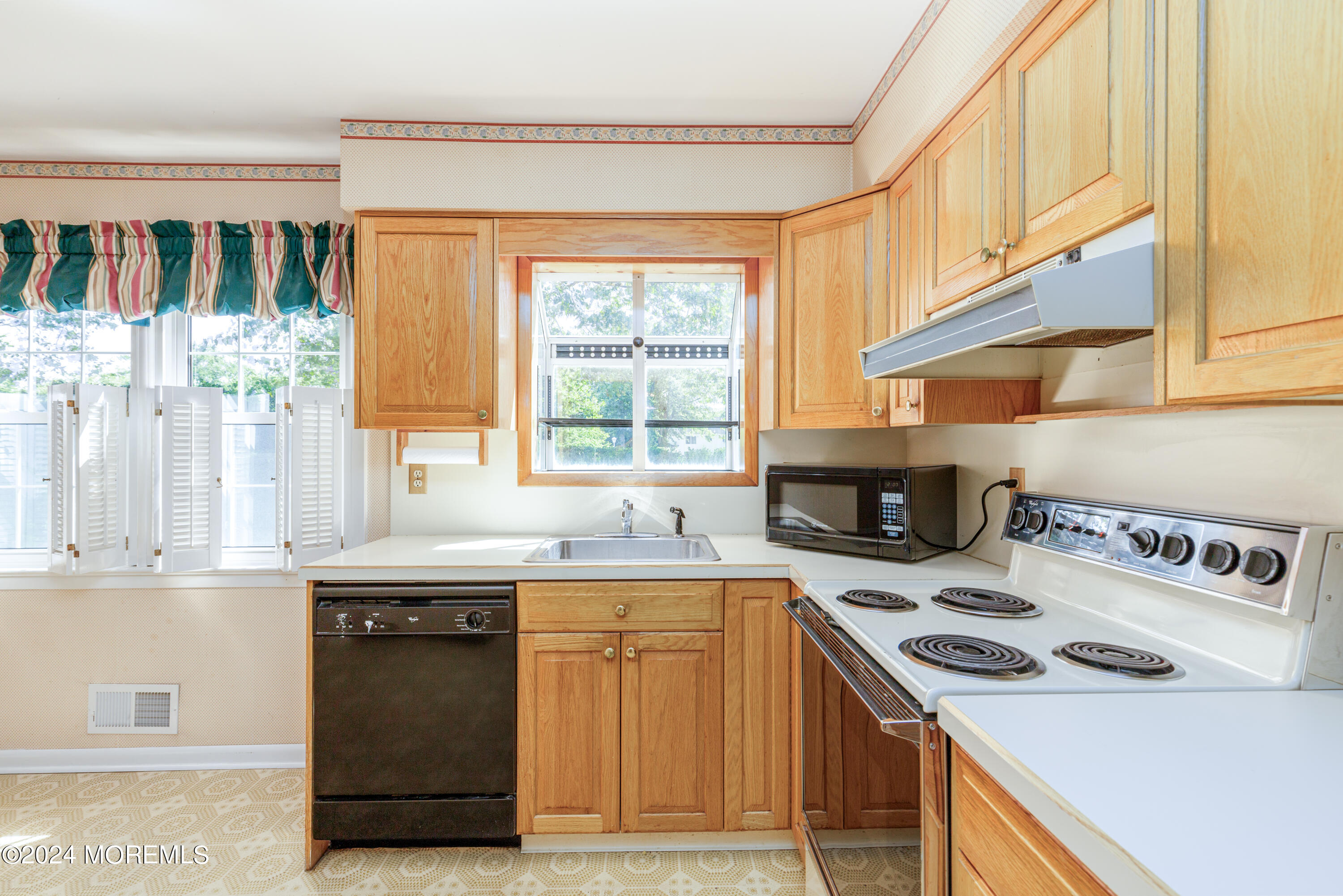 1205 Wall Road Spring Lake Heights, NJ 07762 - Photo 8 of 35 Interior-1
