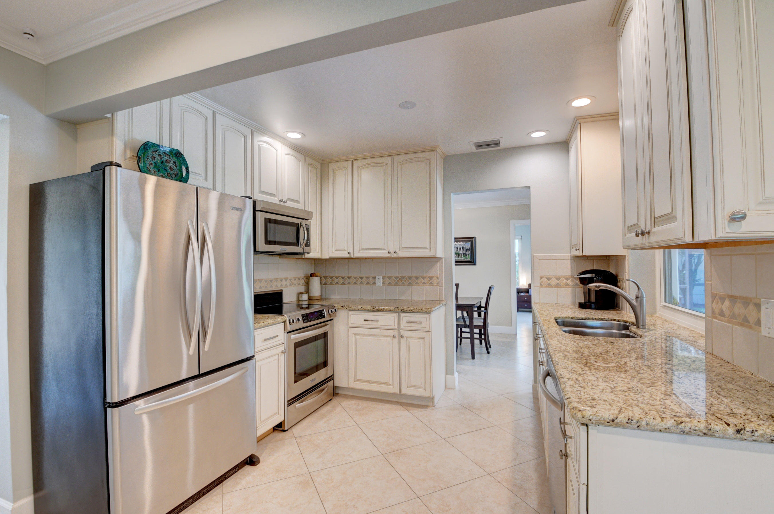 617 Northwest 10th Court Boca Raton, FL 33486 - Photo 17 of 54 Kitchen