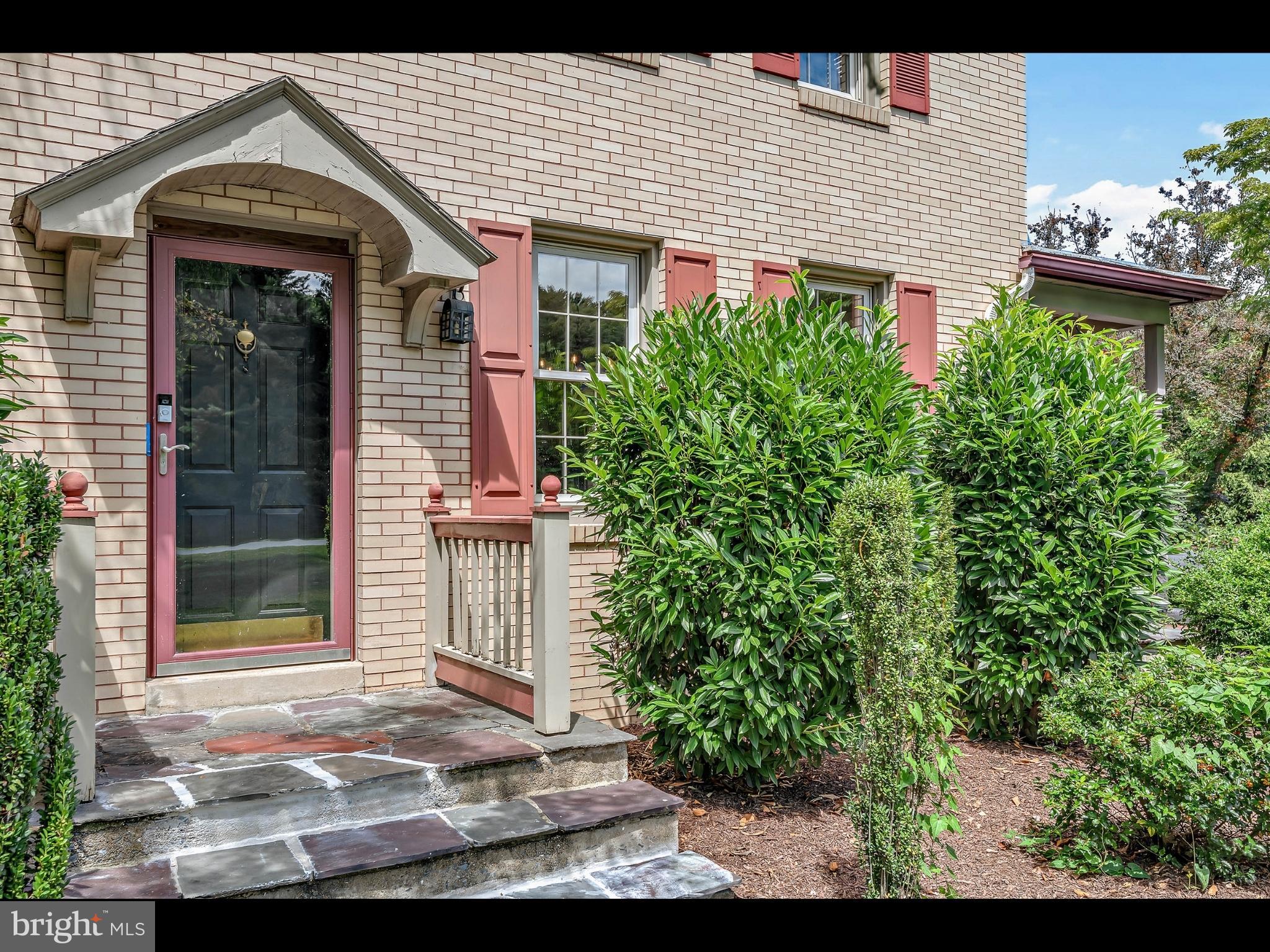 895 Spring Road Elizabethtown, PA 17022 - Photo 4 of 36