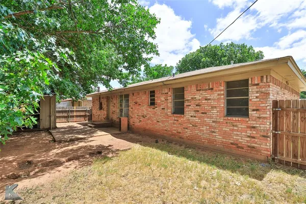 $1,500 | 2318 Westwood Drive, Abilene, TX 79603