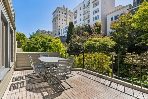 $5,995,000 | 2063-2065 Broadway, San Francisco, CA 94115