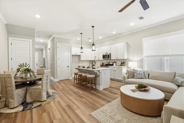 $425,000 | 4061 Four Oaks Boulevard, Tallahassee, FL 32311