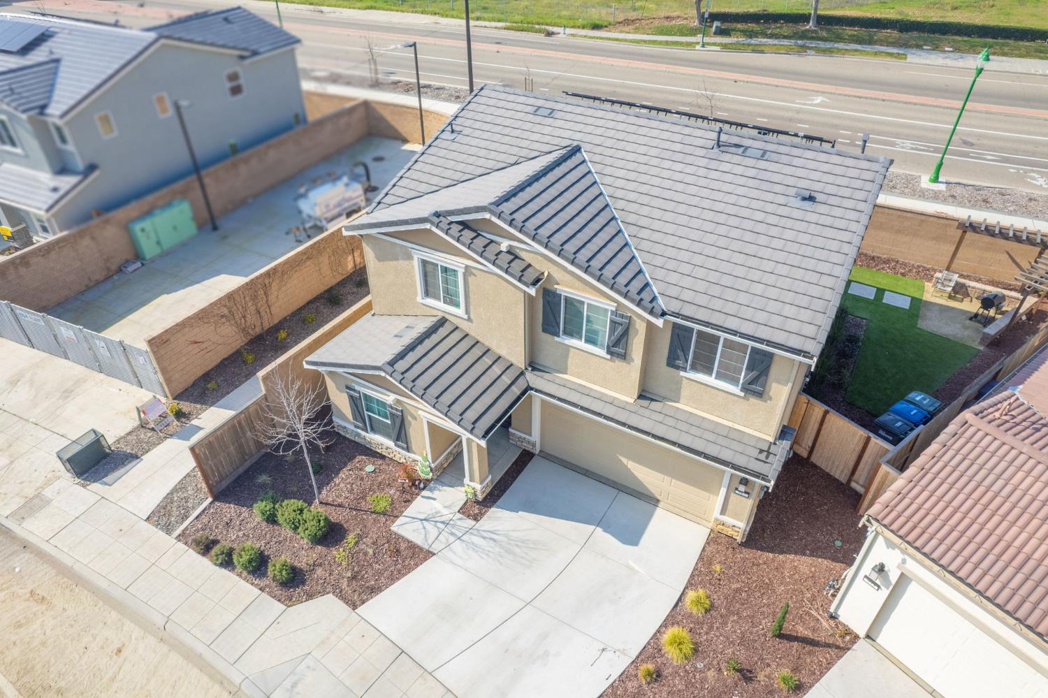 987 North Filbert Avenue Fresno, CA 93727 - Photo 11 of 12