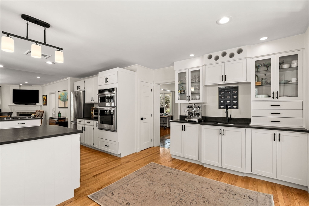 16 Beaver Pond Road Beverly, MA 01915 - Photo 14 of 32