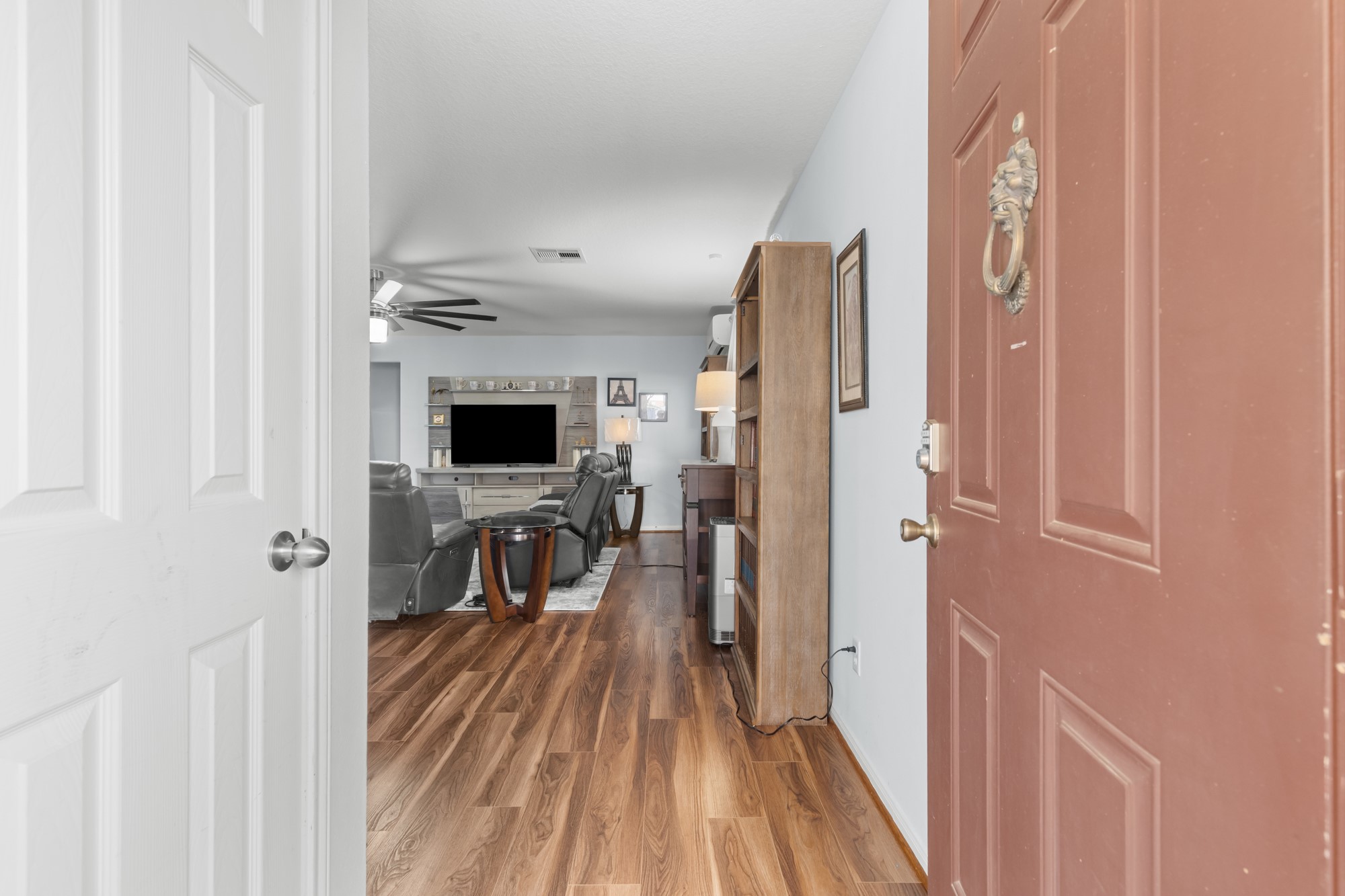 20718 Fair Walnut Way Katy, TX 77449 - Photo 3 of 19