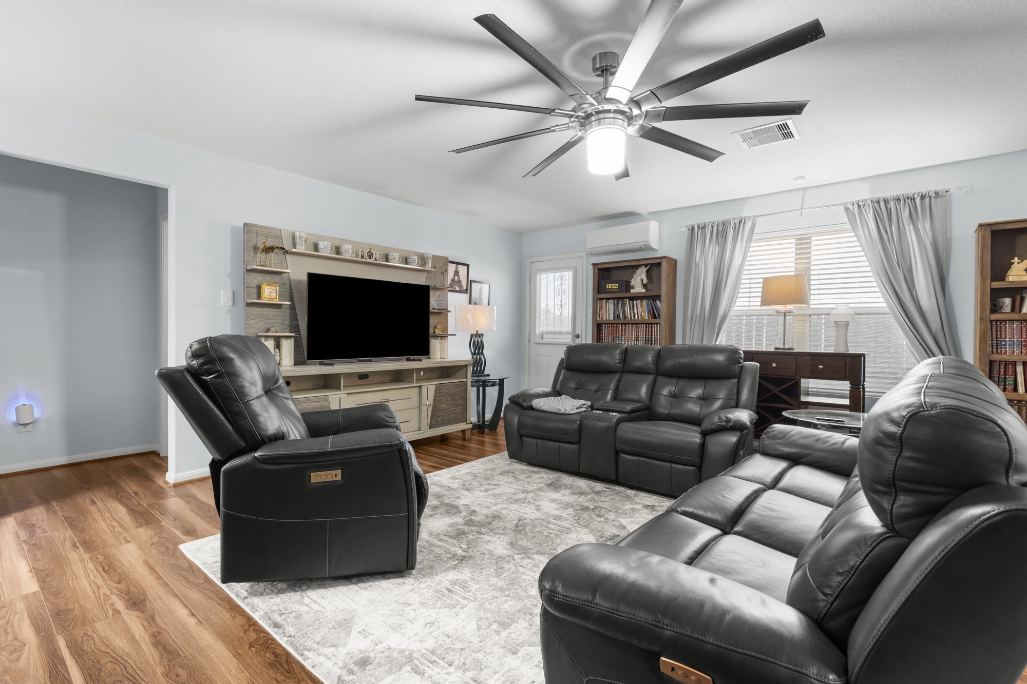 20718 Fair Walnut Way Katy, TX 77449 - Photo 5 of 19