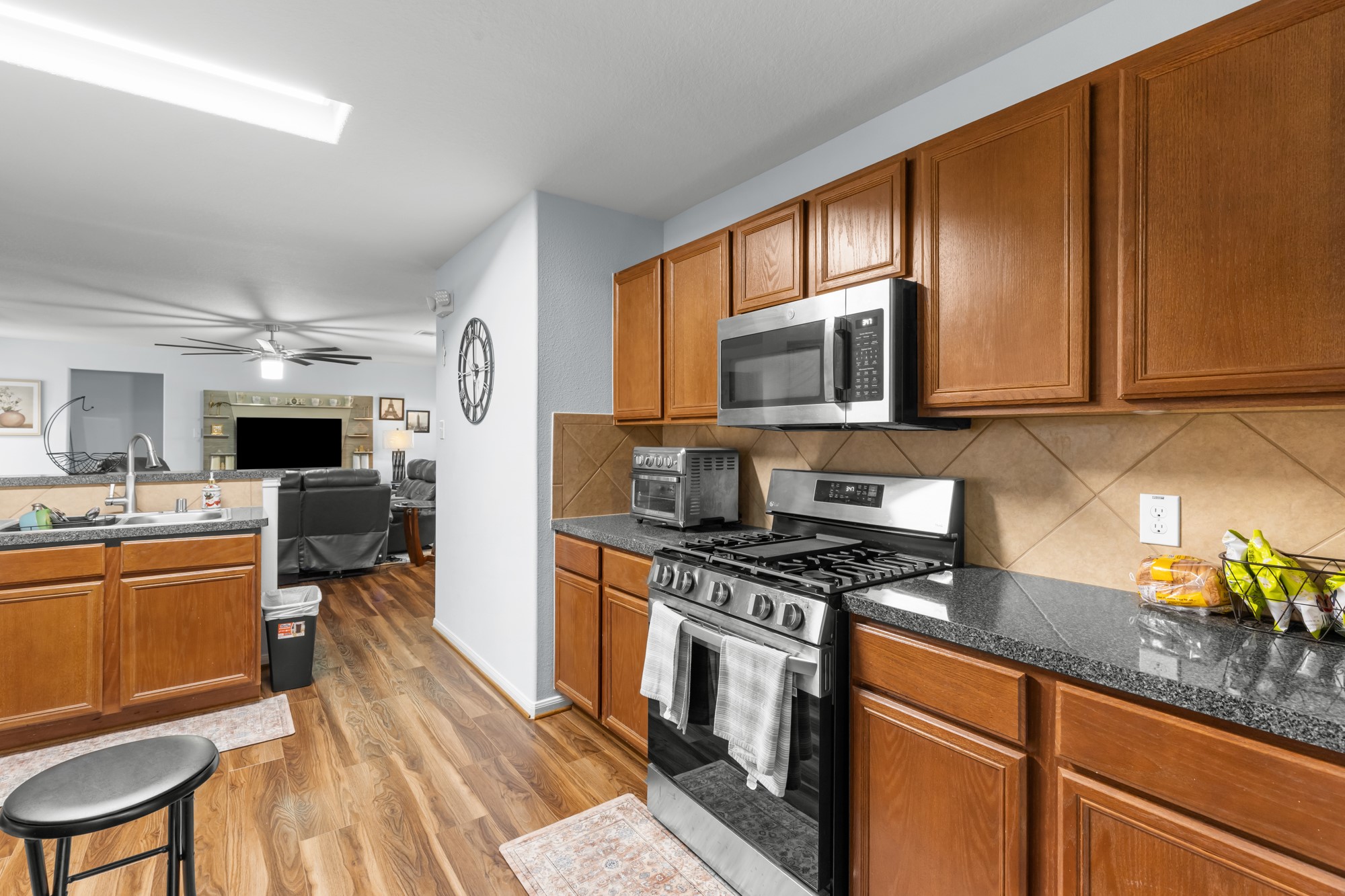 20718 Fair Walnut Way Katy, TX 77449 - Photo 7 of 19