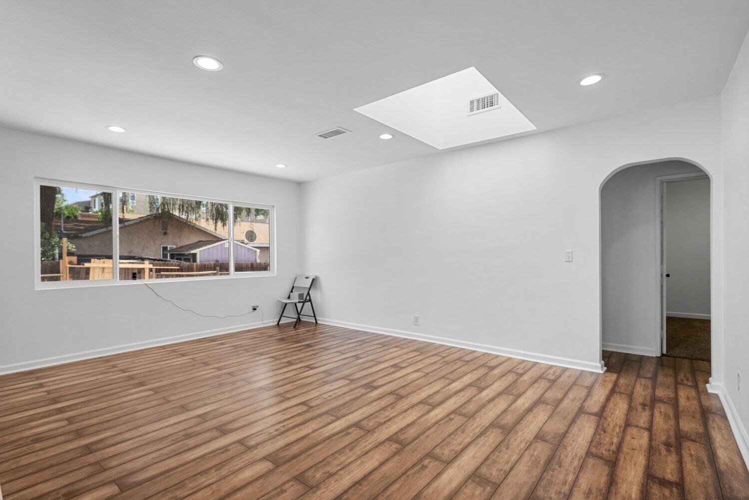 20644 Roscoe Boulevard Winnetka, CA 91306 - Photo 8 of 34 08-RoscoeBlvd-f578f7c8ed