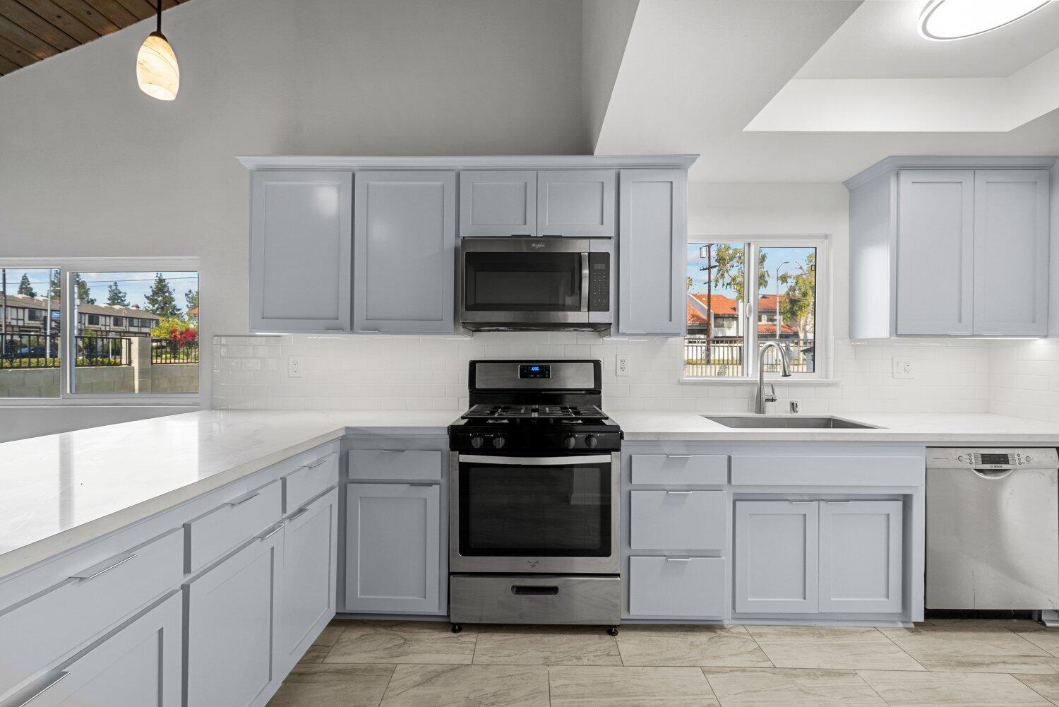 20644 Roscoe Boulevard Winnetka, CA 91306 - Photo 10 of 34 10-RoscoeBlvd-c34a2b53b4